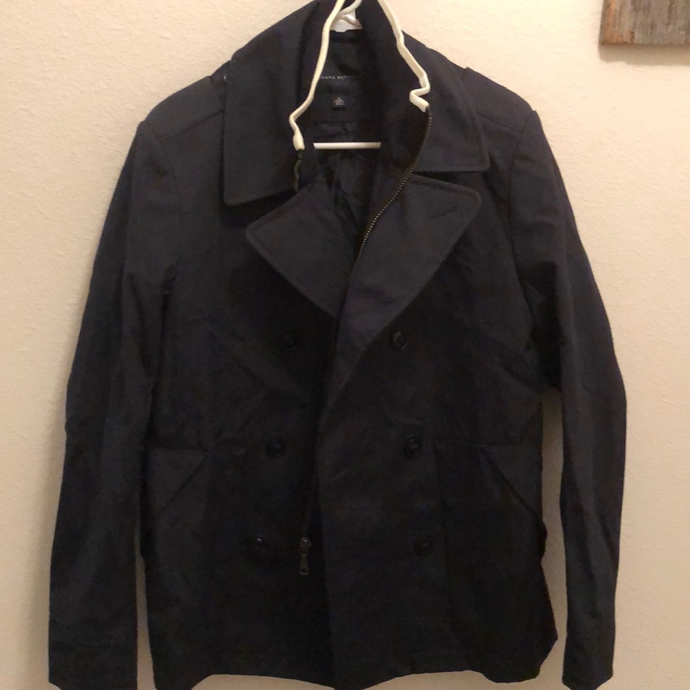 Men’s peacoat.